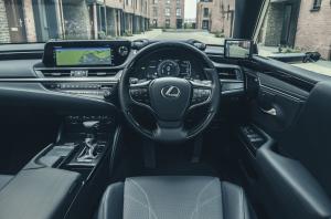 Lexus ES300h with Digital Door Monitors 2020 года  (UK)